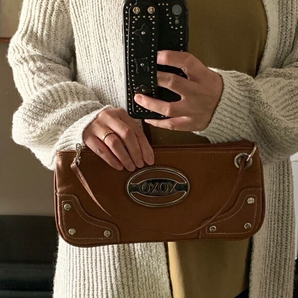 XOXO clutch - Picture 11 of 11